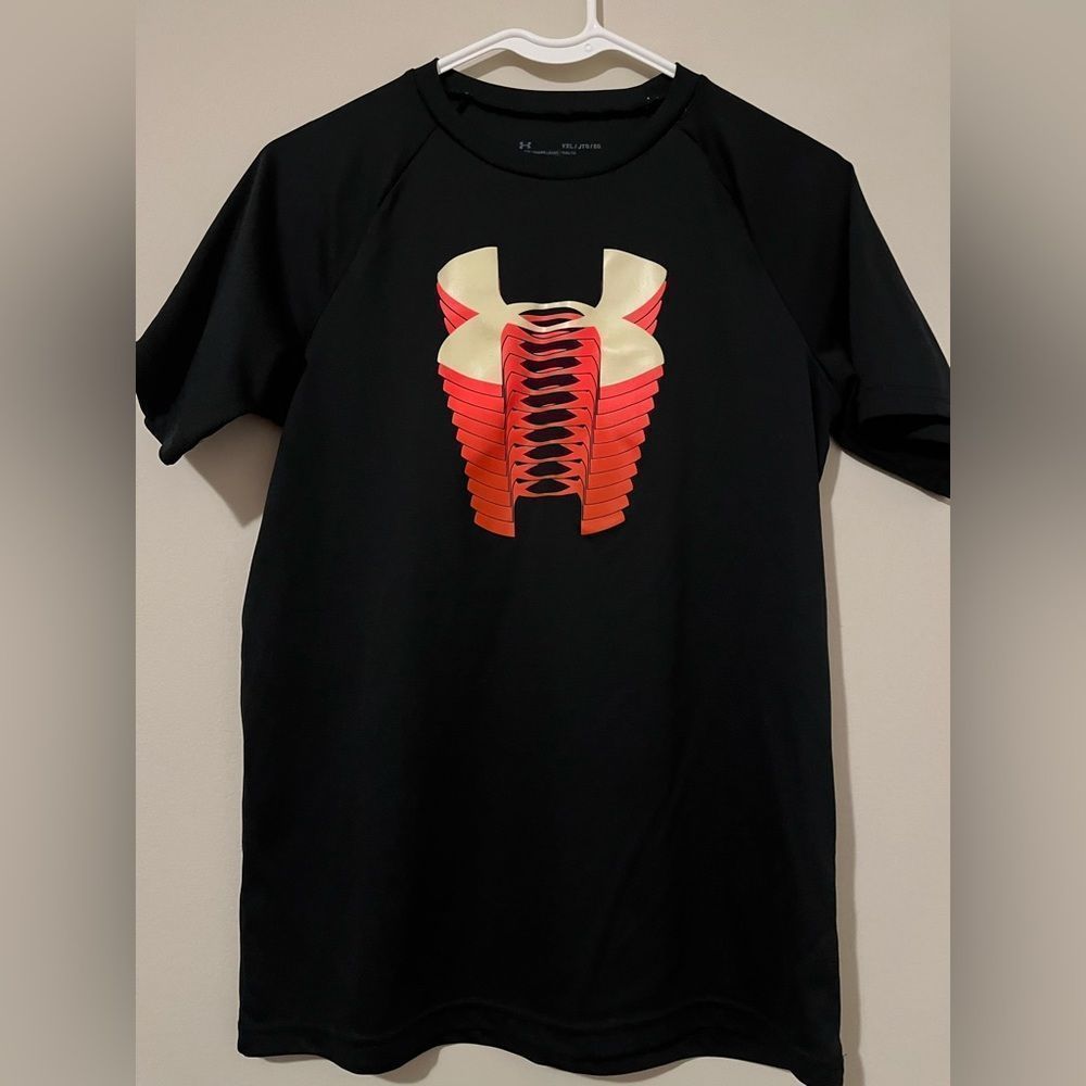 EUC Under Armour Shirt